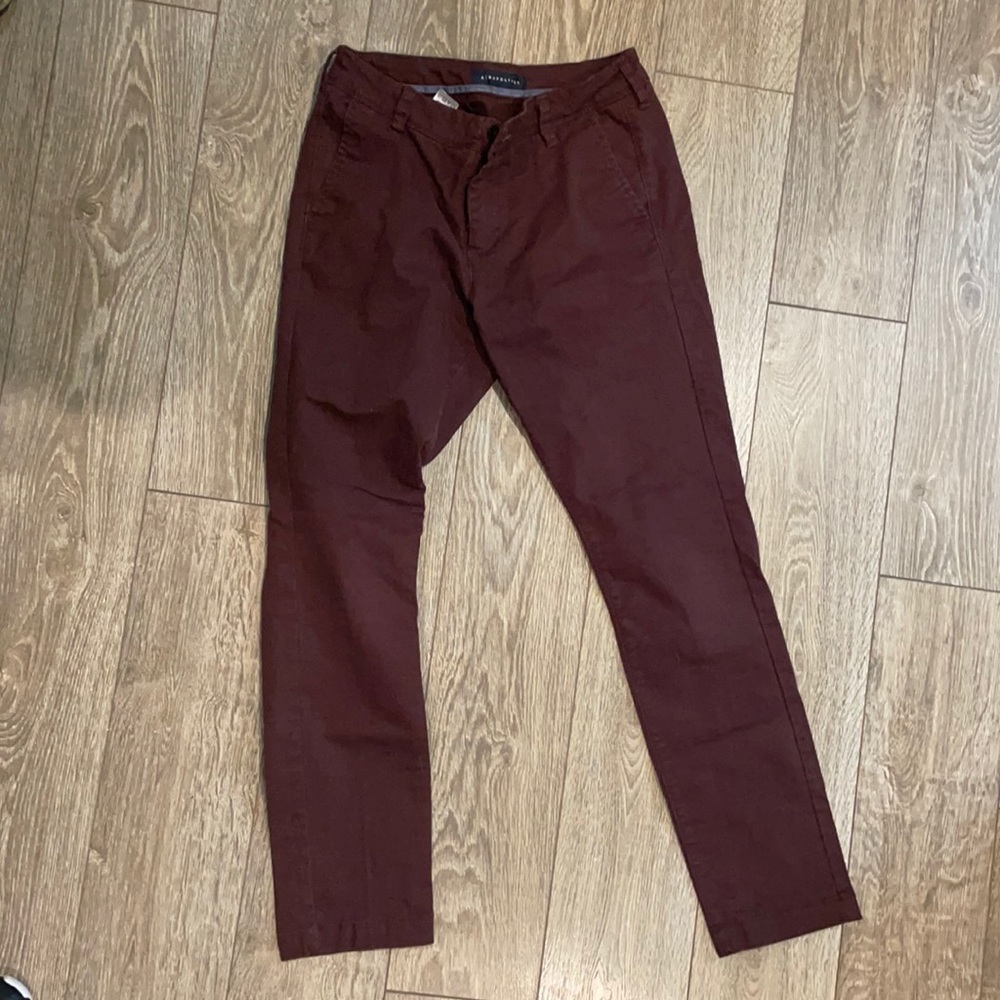 Maroon chino Aeropostale pants size 28/30 pants